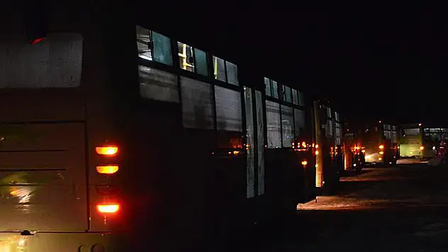 Son Dakika! : Halep'ten tahliyeler yeniden başladı