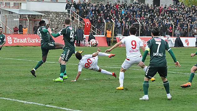 Son şampiyon iyi başladı