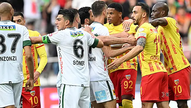 Soner Dikmen: Futbolculuğumdan utandım
