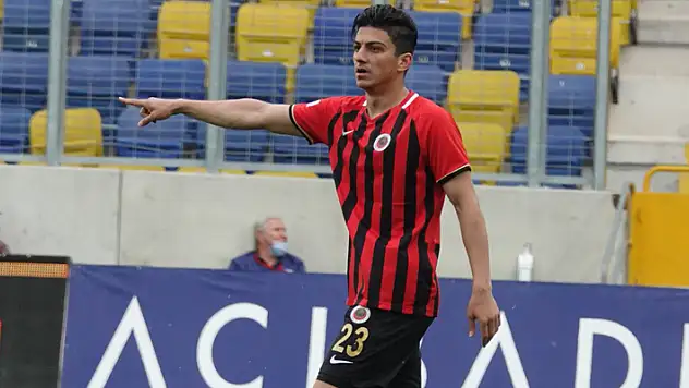 Soner Konyaspor yolunda! 
