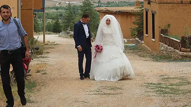 Sonsuz Şükran Köyü'ne Gelin Geldi