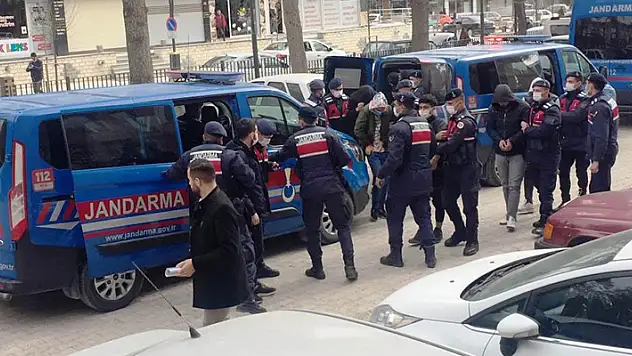 Sosyal medya dolandırıcılarına Konya merkezli 'Hayalet-2' operasyonu: 8 gözaltı

