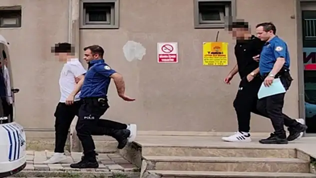 Sosyal medya tartışmasında 14 yaşındaki çocuğu tekme- tokat dövüp kalbini durduran 2 kişi tutuklandı