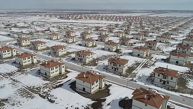 Sosyal medyada günlerce o evler konuşulmuştu! Konya'da köylüler, sıfır evlerini depremzedelere açtı

