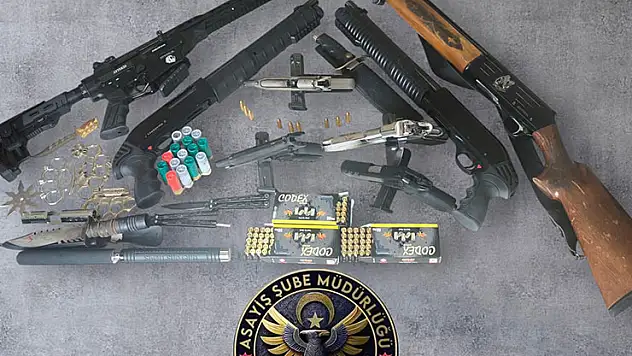Sosyal medyada silah teşhir edenlere operasyon: 14 gözaltı