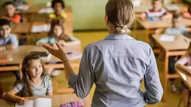 Sözleşmeli öğretmen istihdamına yönelik karar Resmi Gazete'de

