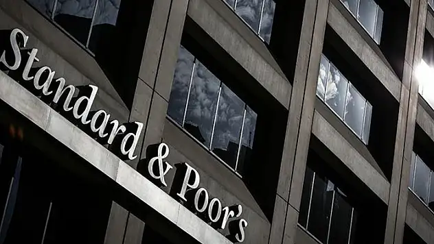 S&P, Türkiye'nin kredi notunu yükseltti