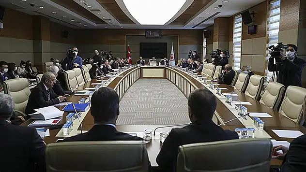 Spor Kulüpleri Kanun Teklifi komisyonda kabul edildi! Neler değişecek?