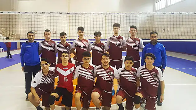 Spor Lisesi yarı finalde