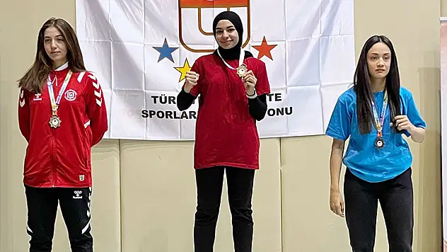 SPORDA MERAM FIRTINASI