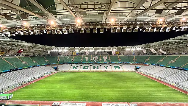 Stadyumun çimleri serildi
