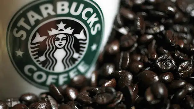 Starbucks Trump'a tepki olarak 10 bin mülteci çalıştıracak