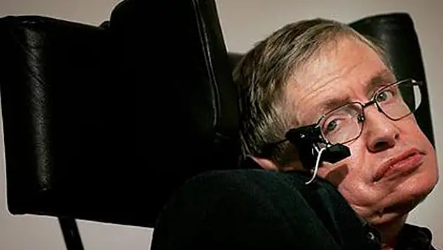 Stephen Hawking: Uzaylılar dünyanın sonunu getirebilir