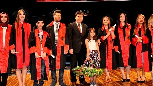 SÜ'de Genç Hukukçular Kep Attı