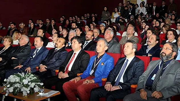 SÜ, Güzel Sanatlar Sempozyumu'na Ev Sahipliği Yaptı