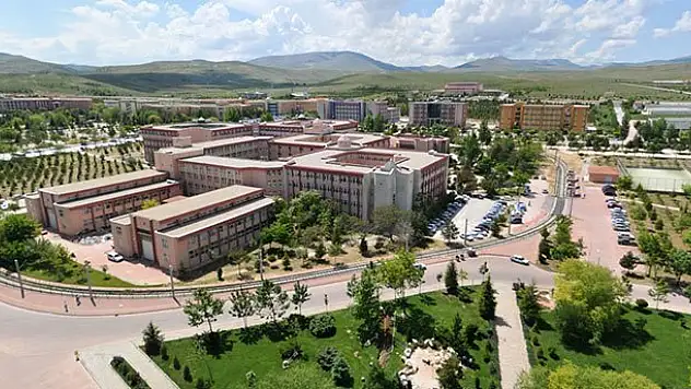 SÜ Hemşirelik Bölümü öğrencilerinden örnek uygulama