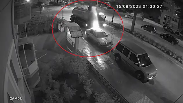 Su tankeri ile ağaçlar sulanırken otomobilinin çalışmaz hale getirildiği iddiasıyla şikayetçi oldu
