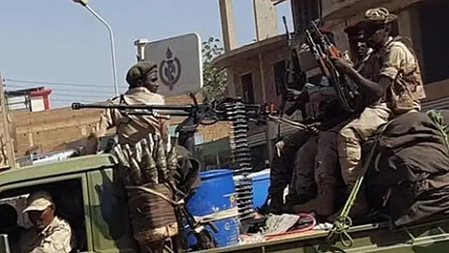 Sudan'da Cumhurbaşkanı Ömer El-Beşir görevi bıraktı