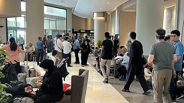 Sudan'daki çatışmalar nedeniyle 132 kişi daha Türkiye'ye getirildi
