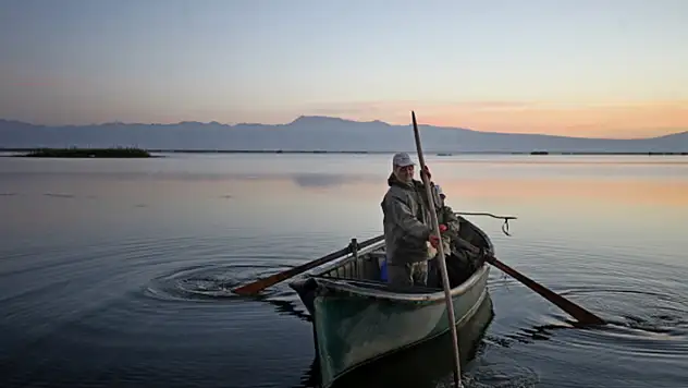 Suğla Gölü'nde av yasağı başladı
