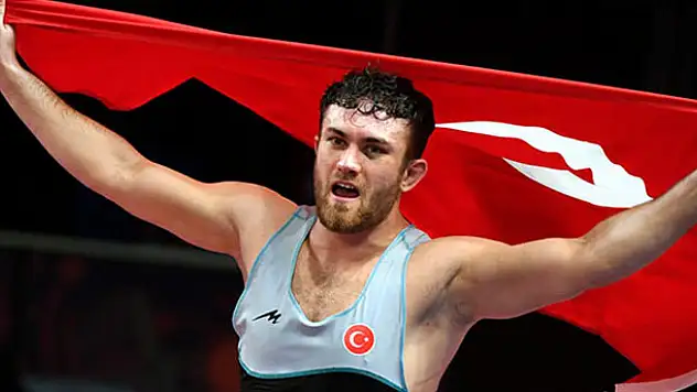 Süleyman Karadeniz'den altın madalya