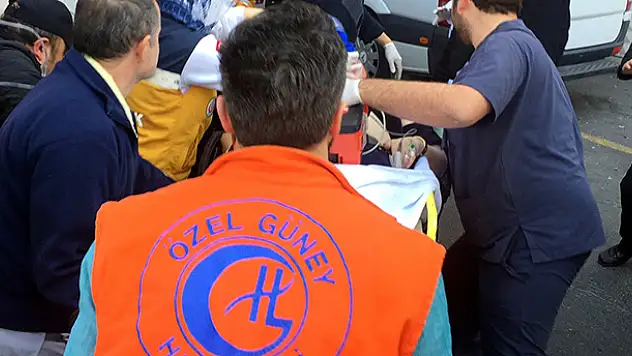 Sultanahmet'teki olay yerine giden polis ekibi kaza yaptı