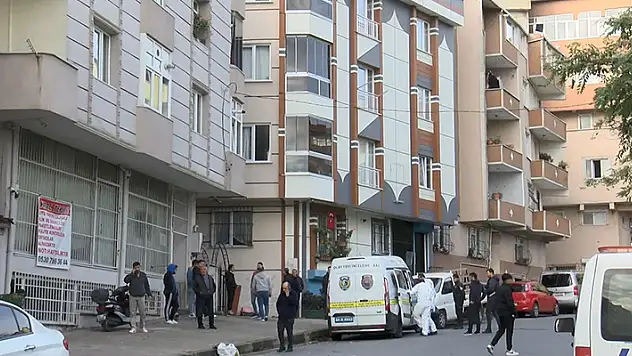 Sultangazi'de bir kişi, evini bastığı kadın ile kızını öldürüp intihar etti

