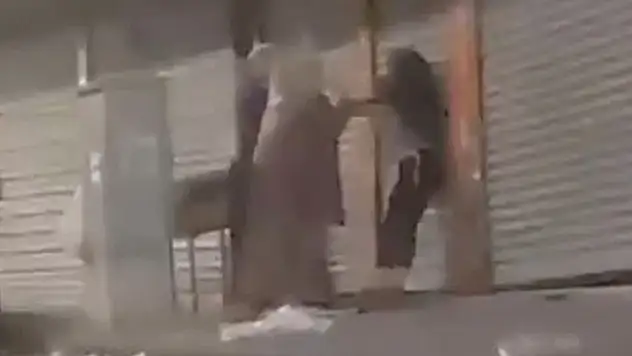 Sultangazi'de TikTok'ta yayın yapan kadına dayak
