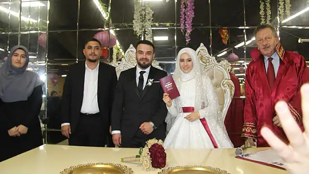 Sümeyra ve Fatih mutluluğa 'evet' dedi