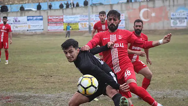 Süper Grup'ta zirve yarışı sürüyor