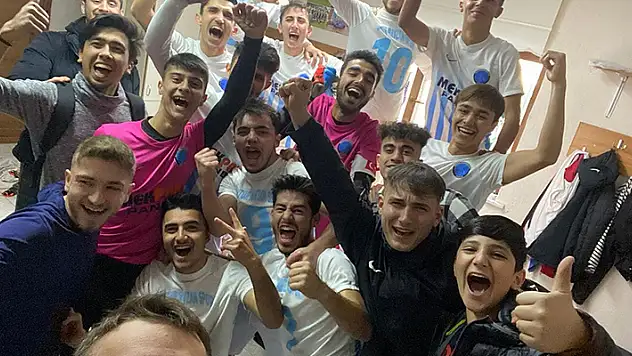 Süper Grup'ta liderler tam yol 