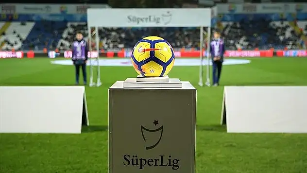 Süper Lig'de şampiyon ve küme düşenler yarın belli olabilir
