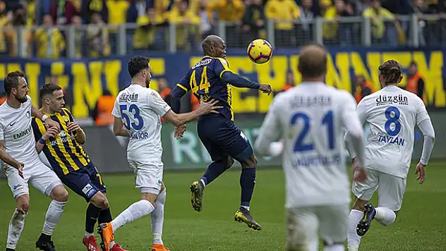Süper Lig'de son dakikalar nefes kesti