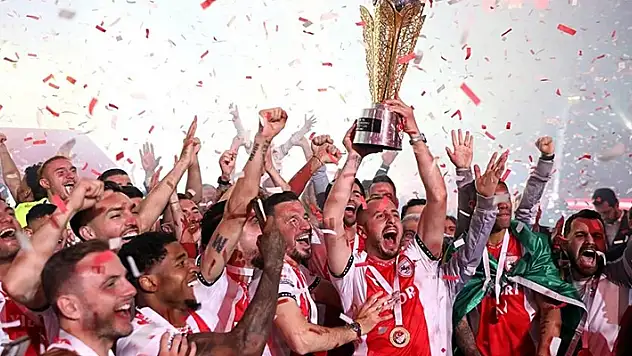 Süper Lig'e yükselen Samsunspor kupasını aldı
