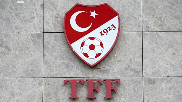 Süper Lig kulüpleri TFF'nin seçime gitmesi için noter huzurunda imza toplamaya başladı
