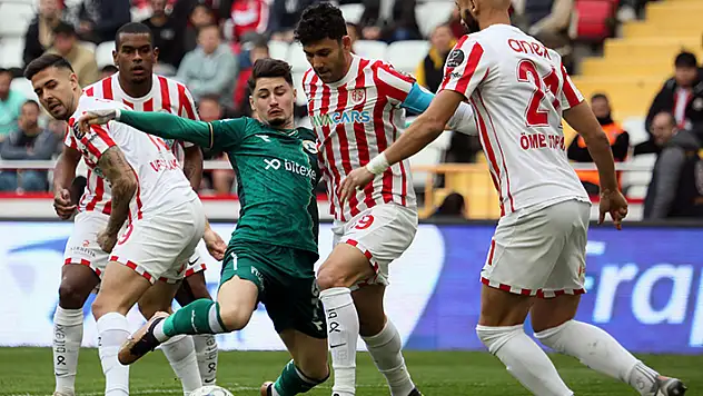 Süper Lige veda edecek 2. takım kim olacak?