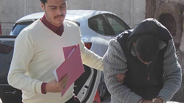 Şüpheli askerler sağlık kontrolünden geçirildi