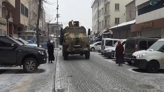 Sur'da patlama: 4 asker, 1 sivil yaralandı