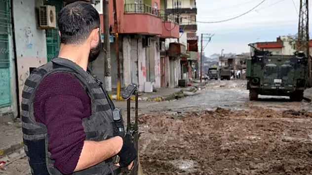Sur ve Cizre'de 18 terörist öldürüldü 24 terörist yakalandı