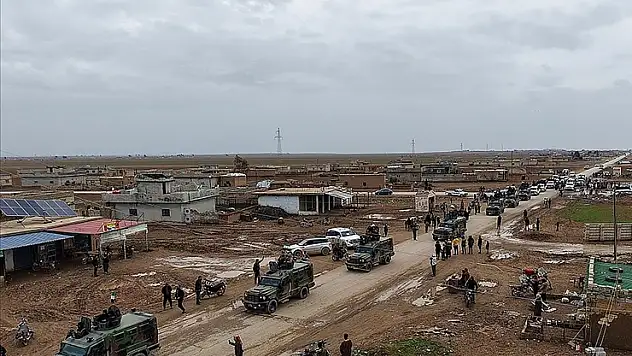 Suriye güvenlik güçleri, YPG'yle varılan mutabakat kapsamında Kamışlı'ya girmeye hazırlanıyor
