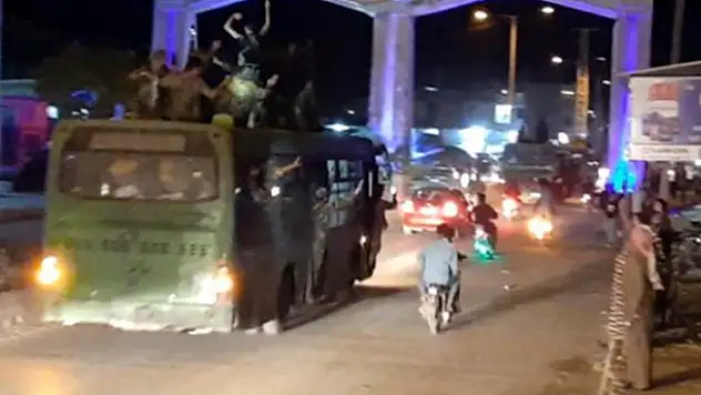 Suriye ordusu, terör örgütü YPG'nin kontrolündeki Kobani kentine girdi