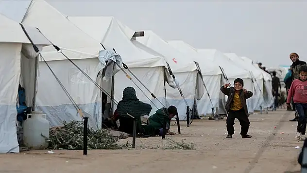 Suriye ordusu ve Rusya, İdlib ve Halep'e saldırılarında 79 bin sivili göçe zorladı
