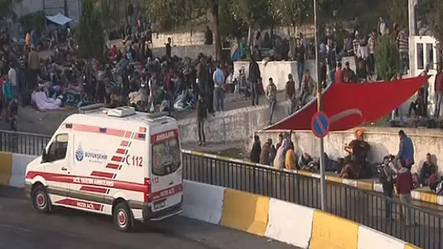 Suriyeli mültecilerin Otogar'daki bekleyişleri sürüyor