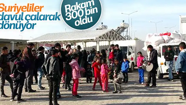 Suriyeliler halay çekerek ülkelerine gitti