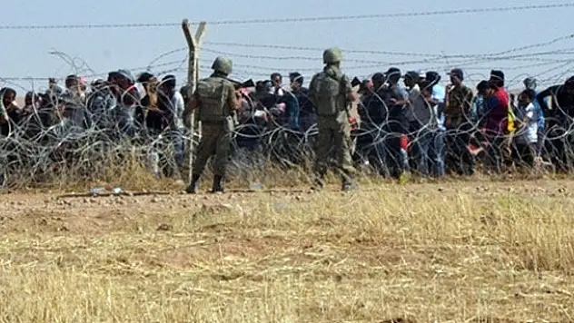 Suriyeliler Türkiye'ye geçiyor