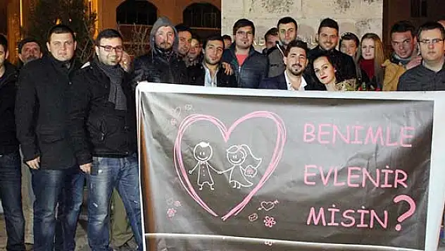 Sürpriz evlilik teklifi