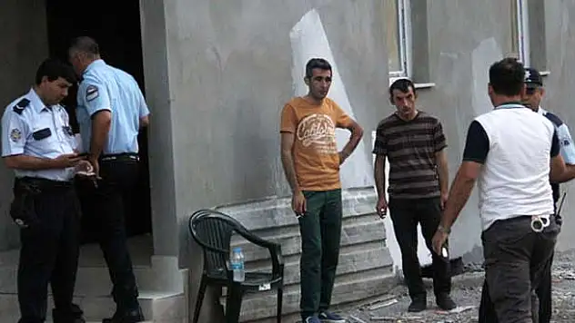 Sürpriz ziyarete gelen çocuklar, babalarının ölüsüyle karşılaştı