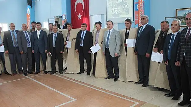 Sürü yönetim elemanları kepenek giydi, sertifika aldı