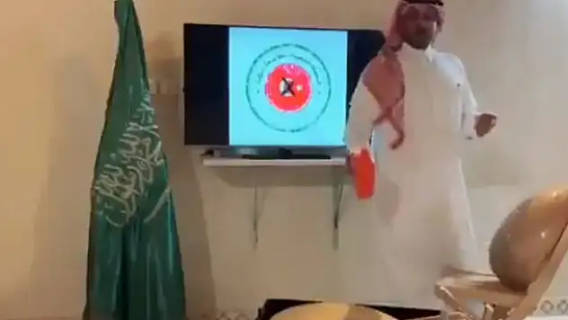 Suudi Arabistan'da Türk yapımı ürünler boykot amaçlı yakılıyor