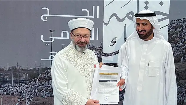 Suudi Arabistan Hac ve Umre Bakanlığından Diyanet İşleri Başkanlığına ödül
